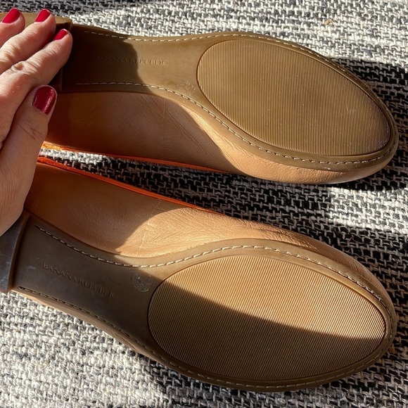 Banana Republic tan and orange leather upper flats size 9M - Picture 6 of 7